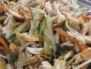 Insalata di pollo con verdure
