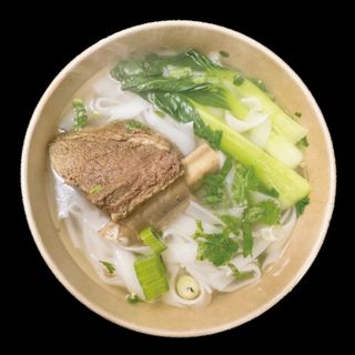 17. Phở sườn bò