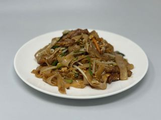 21. Pad thai beef