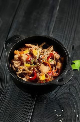 125. Yaki soba al pollo