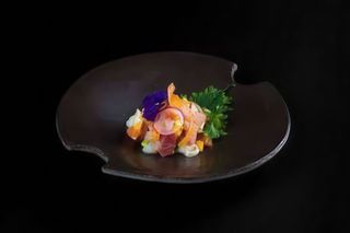 033. Salmon carpaccio al mango e lime