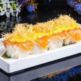 076 Uramaki sake chips 8pz