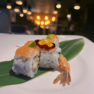 085 Uramaki tiger roll 4 pezzi