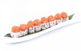 107 Uramaki spicy salmon