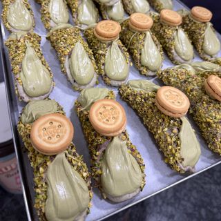 Cannolo pistacchio