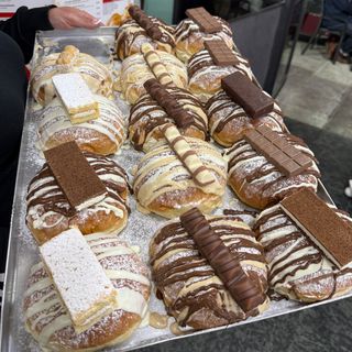 Bombolone Kinder fetta a latte
