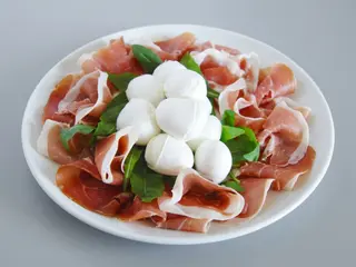 Prosciutto e mozzarella