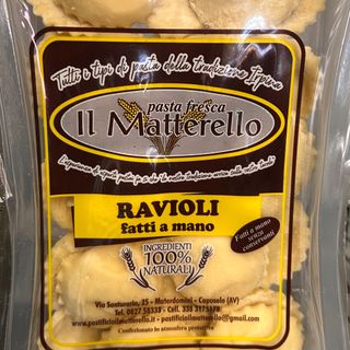 Ravioli mattarello lavorazione artigianale pasta fresca
