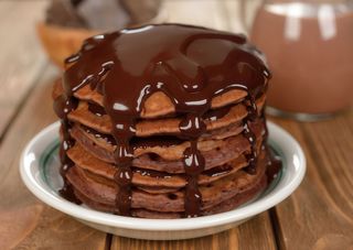 Pancake cioccolato e gocce di cioccolato