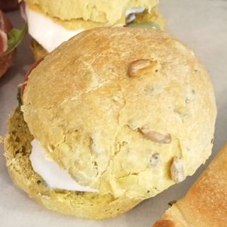 Paninetto impasto alla curcuma 