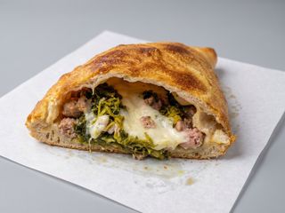 Calzone cacciatore