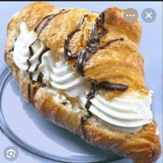 CORNETTO CON NUTELLA E PANNA