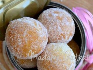 BON BON FRITTI CON NOCCIOLA E CIOCCOLATA BIANCA