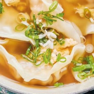 Ravioli di carne stile sud-est asiatico