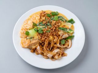 Hor Fun con salsa all’uovo