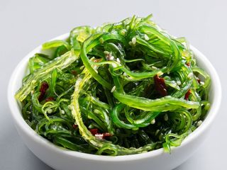 Insalata di alghe wakame