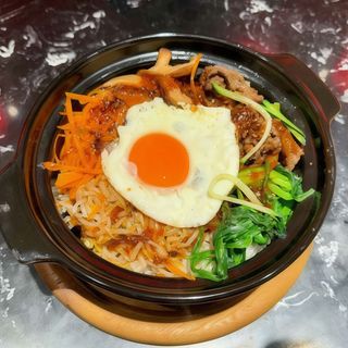 Bibimbap con manzo