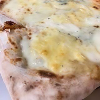 Quattro formaggi bianca