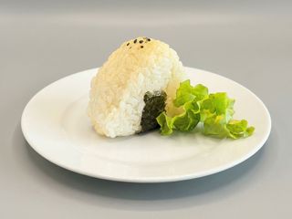 230. Onigiri sake 1 pezzo