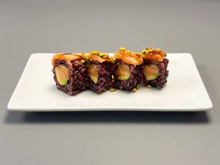 325. Black pistacchio roll 8 pezzi