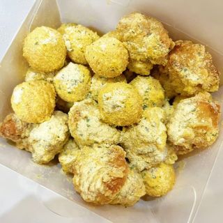 Chicken potato & cheese芝士土豆球炸鸡