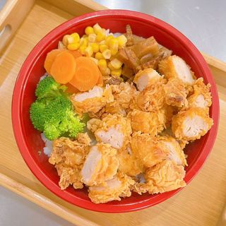 Fried chicken rice bowl炸鸡饭