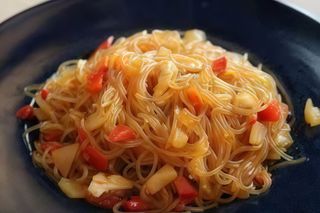 141.Spaghetti di soia con verdure