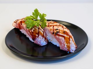 38.Nigiri tonno.scottato