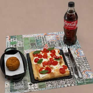 TRANCIO BURRATA E POMODORINI + FRITTATINA CLASSICA + BIBITA