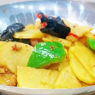 Scodella di fuoco con patate