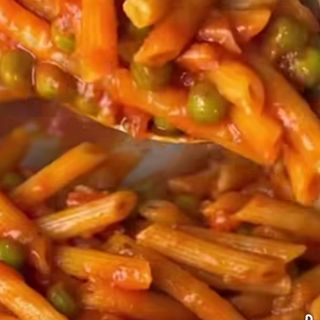 Pasta panna carne verdi 