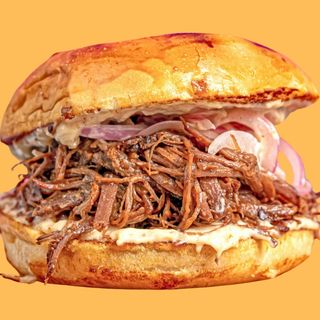 PORK CHEESE – Cheddar, pomodoro, bacon, salsa crispy