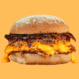 PORK HOT – ‘Nduja,jalapeno,cipolla caram,salsa piccante,salsa ched,insalata