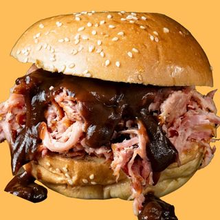 PORK BBQ – Bacon, cipolla caramellata, salsa barbecue e maionese