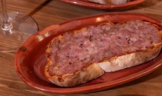 Salsiccia di fegato spalmata