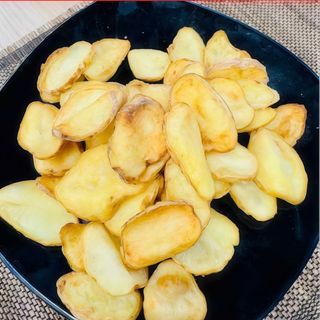 Patate fritte con la buccia