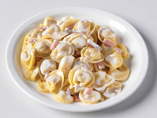 Tortellini panna e prosciutto