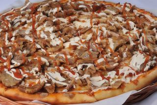 Pizza con kebab