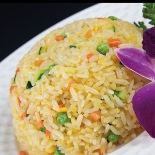 161 RISO SALTATO CON VERDURE E UOVA