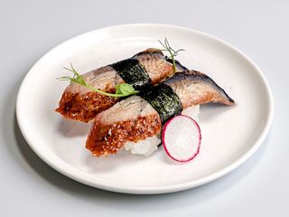 86 Nigiri anguilla 2pz