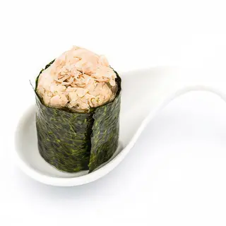 38. Gunkan white tuna