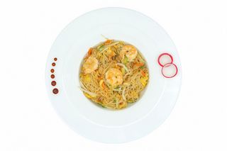 117. Spaghetti di riso con gamberi