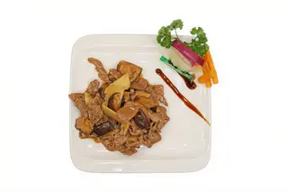 813. Vitello bambu e funghi