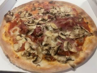Funghi e prosciutto