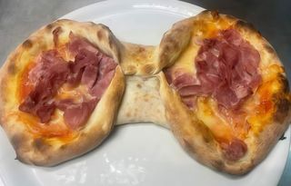 Calzone aperto classico