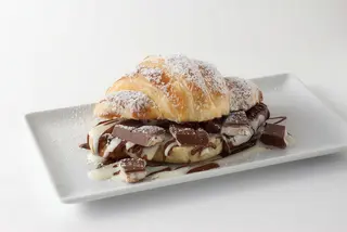 Cornetto con Nutella e Kinder Maxi