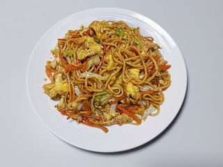 203 - TAGLIONI SALTATO CON VERDURE