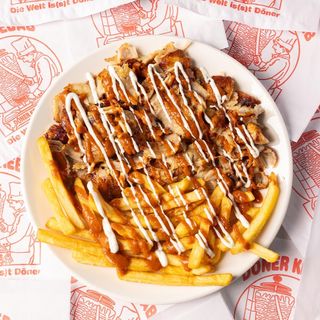 Piatto kebap con patatine