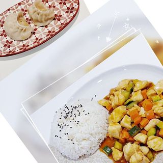 Riso bianco + pollo con mandorle + omaggio 2 PZ. Ravioli Carne