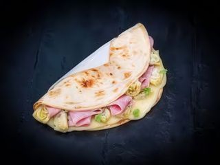 Prosciutto cotto, mozzarella, carciofi sott'olio